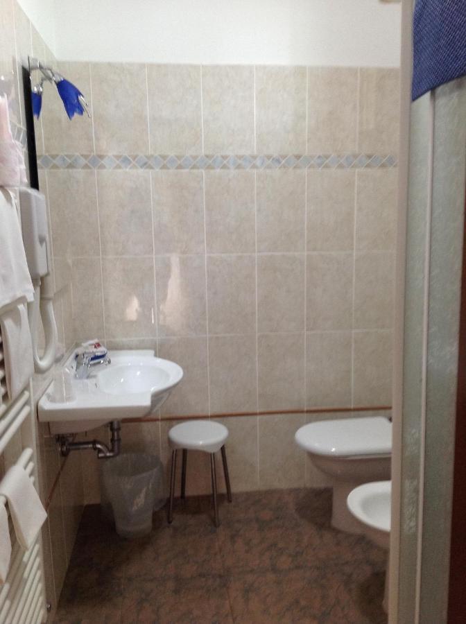 Scacco Matto Hotel Baschi Exterior foto