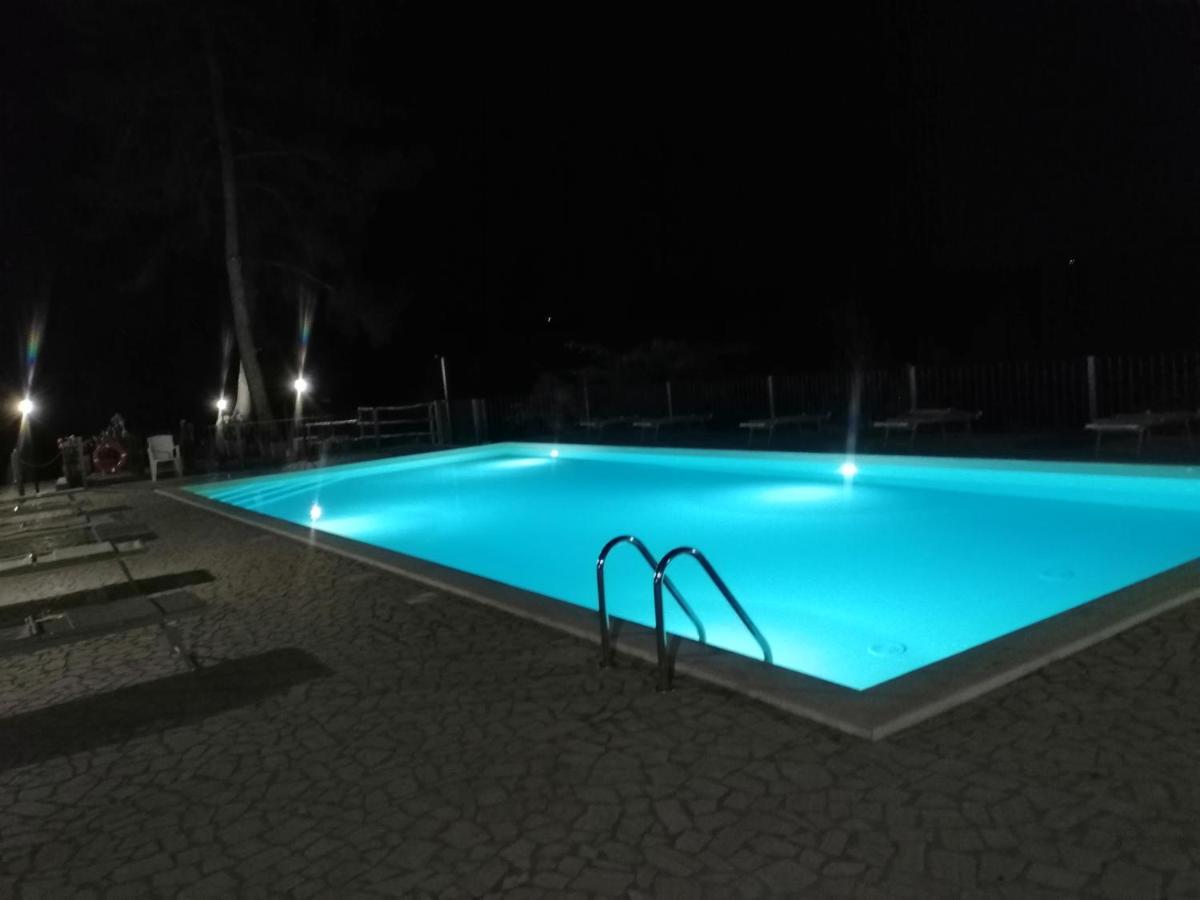 Scacco Matto Hotel Baschi Exterior foto
