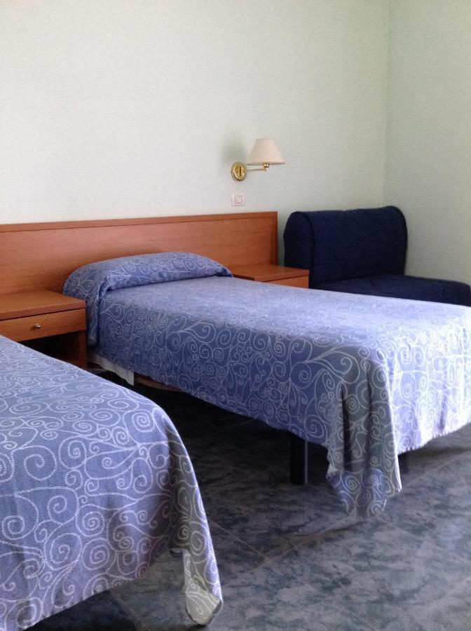 Scacco Matto Hotel Baschi Exterior foto